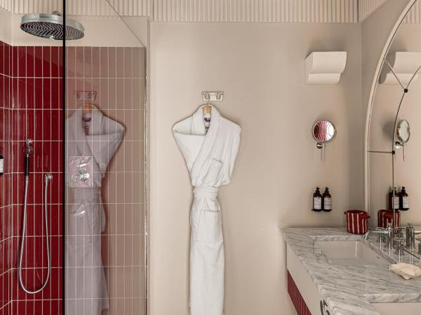 Regina Experimental Biarritz : photo 6 de la chambre chambre double ou lits jumeaux supérieure avec terrasse