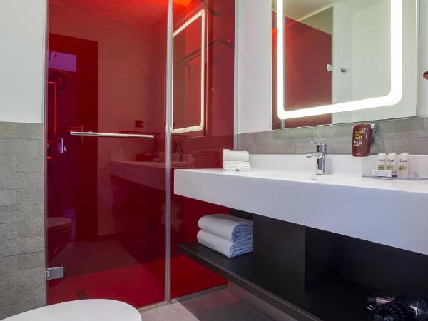 Park Inn By Radisson Istanbul Ataturk Airport : photo 8 de la chambre chambre standard