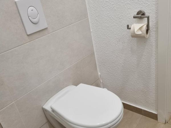 Hotel Seifert Berlin am Kurfürstendamm : photo 6 de la chambre petite chambre familiale