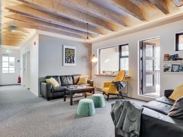 Lækur Guesthouse : photo 3 de la chambre chambre quadruple Économique avec salle de bains commune