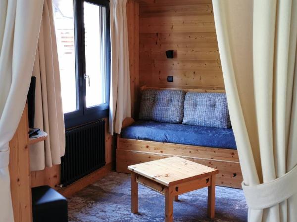 Hôtel-Chalet Les Ecureuils Restaurant, Sauna & Spa Garage : photo 9 de la chambre suite junior