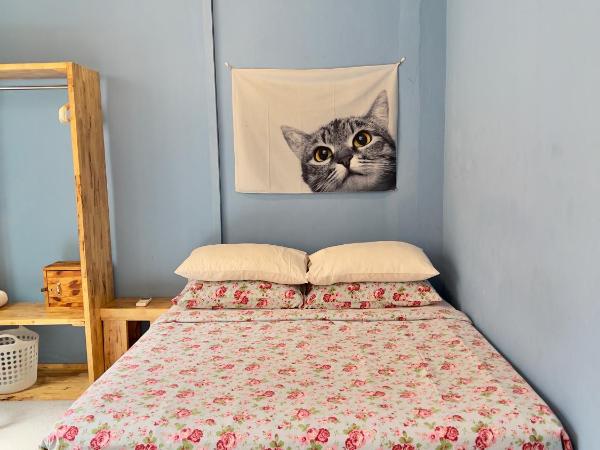 My Guesthouse 109 - SELF CHECK IN : photo 3 de la chambre chambre lit queen-size avec salle de bains commune