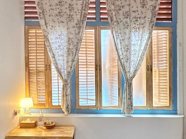 My Guesthouse 109 - SELF CHECK IN : photo 6 de la chambre chambre lit queen-size avec salle de bains commune