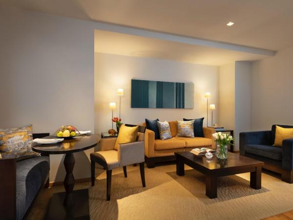 lebua at State Tower : photo 3 de la chambre suite premium lebua - vue sur ville 
