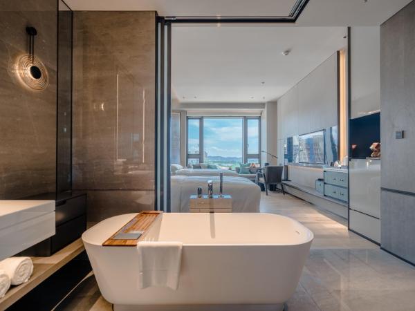 Wuhan Marriott Hotel Optics Valley : photo 4 de la chambre premier deluxe, guest room, 2 double, city view