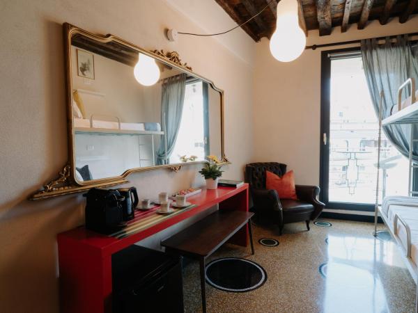 Le stanze del Piccadilly : photo 9 de la chambre chambre familiale avec salle de bains privative