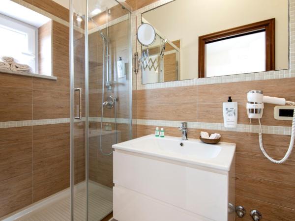 B&B Marcantonio - Ischia Ponte : photo 6 de la chambre chambre double avec balcon - vue sur château