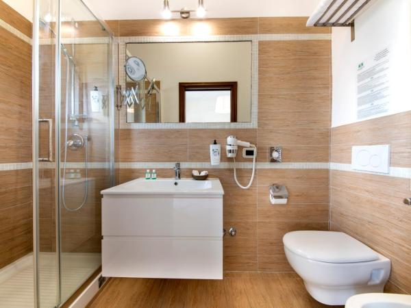 B&B Marcantonio - Ischia Ponte : photo 7 de la chambre chambre double avec balcon - vue sur château