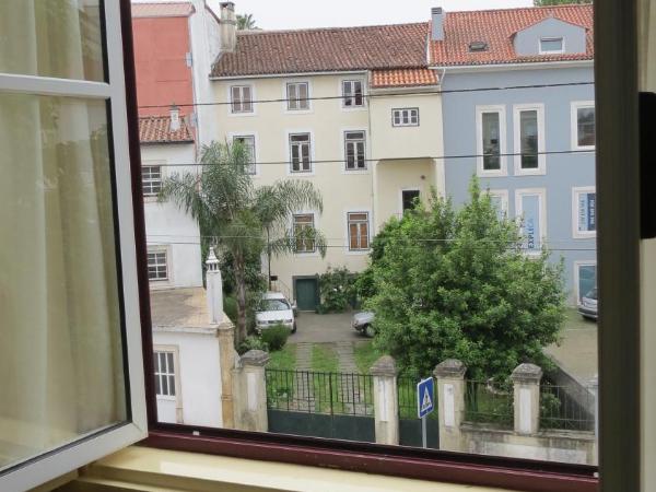 Alojamento Local Duarte's : photo 4 de la chambre chambre triple avec salle de bains privative