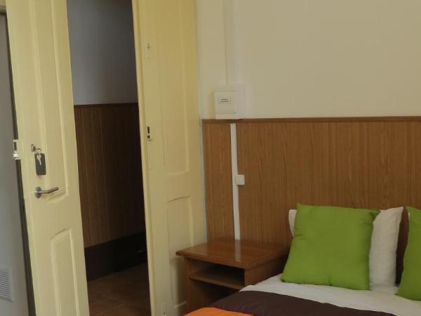 Alojamento Local Duarte's : photo 5 de la chambre chambre double avec salle de bains privative