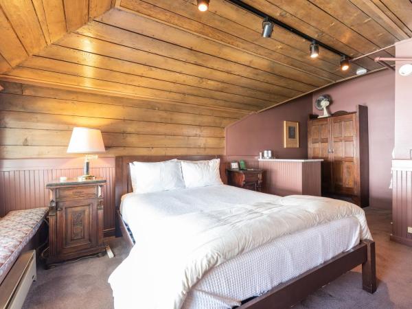 Seattle Gaslight Inn : photo 6 de la chambre deluxe queen room 307 - shared bathroom