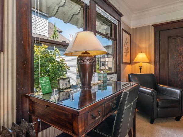 Seattle Gaslight Inn : photo 9 de la chambre deluxe queen room 202 - private bathroom