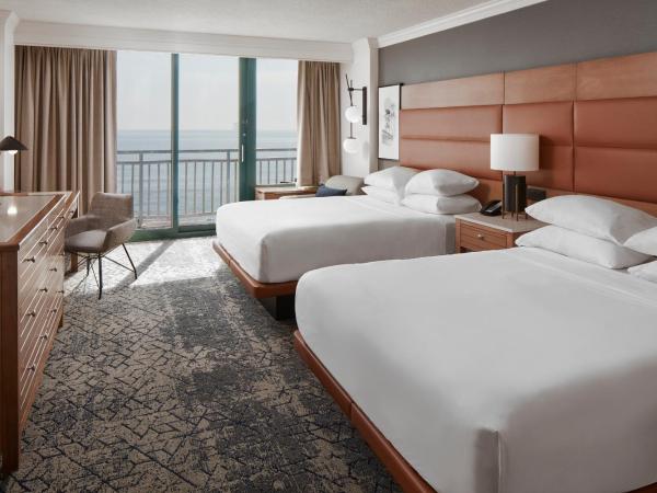 Sheraton Oceanfront Hotel : photo 1 de la chambre chambre 2 lits queen-size avec balcon - vue sur océan