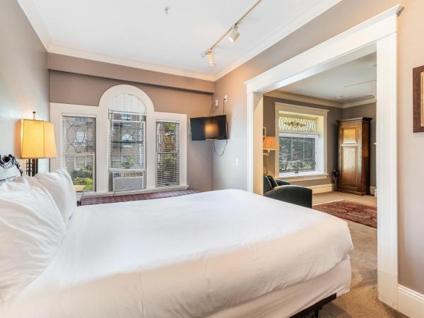 Seattle Gaslight Inn : photo 6 de la chambre queen suite two room 204 - private bathroom