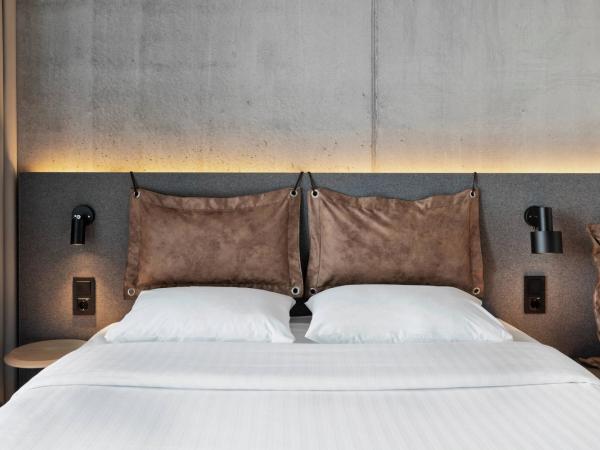 Moxy Bergen : photo 8 de la chambre chambre standard lit queen-size