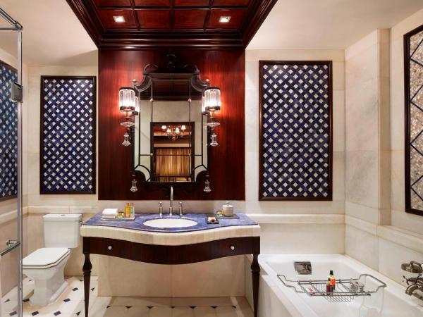 Le Meridien New Delhi : photo 8 de la chambre luxury suite - 2 way airport transfer, access to club lounge including hi-tea from 3-5 pm, happy hours from 6-8 pm