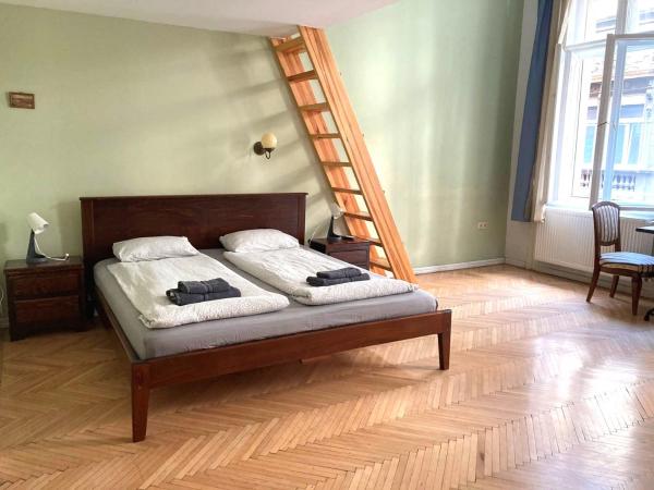 A10 Budapest Center Aparthotel : photo 2 de la chambre chambre lit king-size standard