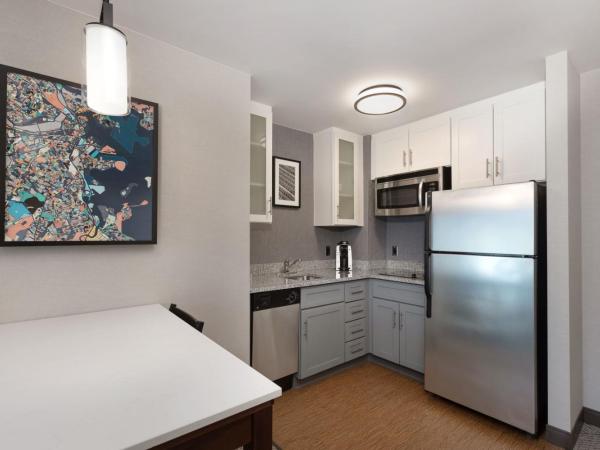 Residence Inn by Marriott Boston Back Bay/Fenway : photo 9 de la chambre suite studio lit king-size avec canapé-lit