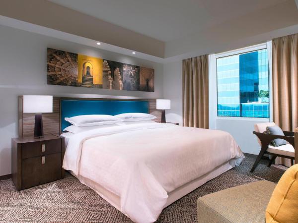 Sheraton Hyderabad Hotel : photo 4 de la chambre two bed room apartment - lounge access with 02hrs happy hours