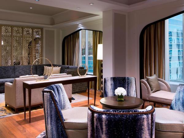 Sheraton Hyderabad Hotel : photo 3 de la chambre presidential suite, 1 king, bathrooms: 2