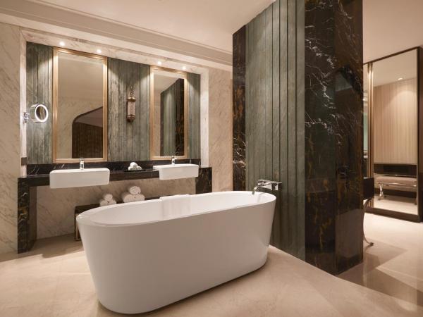 Sheraton Hyderabad Hotel : photo 5 de la chambre presidential suite, 1 king, bathrooms: 2