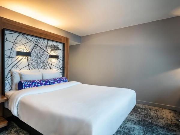 Aloft Brussels Schuman : photo 1 de la chambre loft avec lit king-size