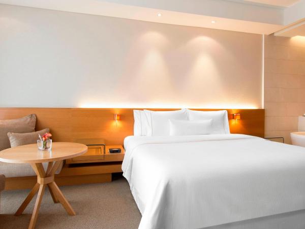 The Westin Mumbai Garden City : photo 2 de la chambre executive club room - king bed with free lounge access, 15% discount on spa services per stay