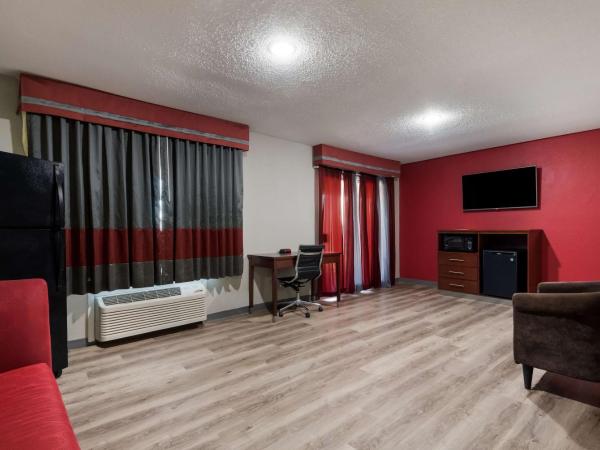 SureStay Plus Hotel by Best Western San Antonio North : photo 6 de la chambre suite lit king-size avec canapé-lit