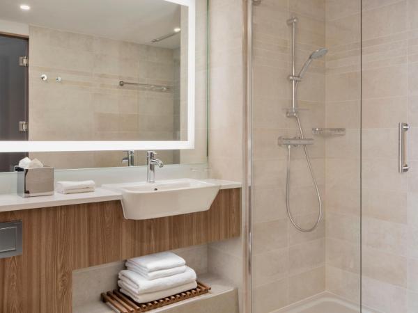 Courtyard by Marriott Szczecin City : photo 4 de la chambre guest room with 2 double, courtyard view