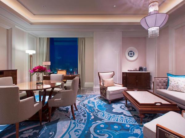 Sheraton Grand Wuhan Hankou Hotel - Let's take a look at the moment of Wuhan : photo 4 de la chambre suite lit king-size club