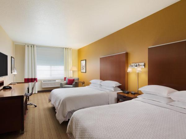 Four Points by Sheraton Portland East : photo 1 de la chambre deluxe 2 queen beds, guest room, 2 queen