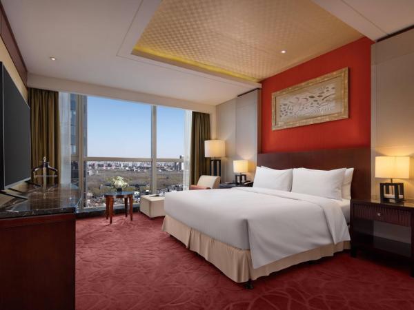 Beijing Marriott Hotel Northeast : photo 2 de la chambre suite lit king-size exécutive avec accès au salon exécutif - vue sur ville