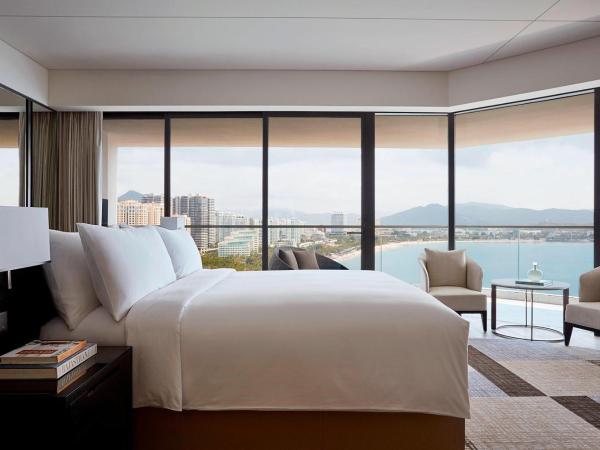 The Shanhaitian Resort Sanya, Autograph Collection : photo 6 de la chambre suite lit king-size autographe - vue panoramique à 180° sur océan