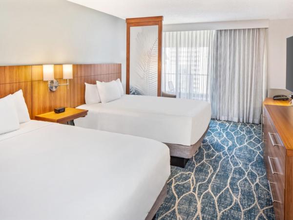 Hyatt Place Waikiki Beach : photo 10 de la chambre chambre avec 2 lits queen-size et canapé-lit - vue sur océan