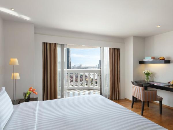 Tower Club at lebua : photo 4 de la chambre suite tower club avec salon - vue sur rivière