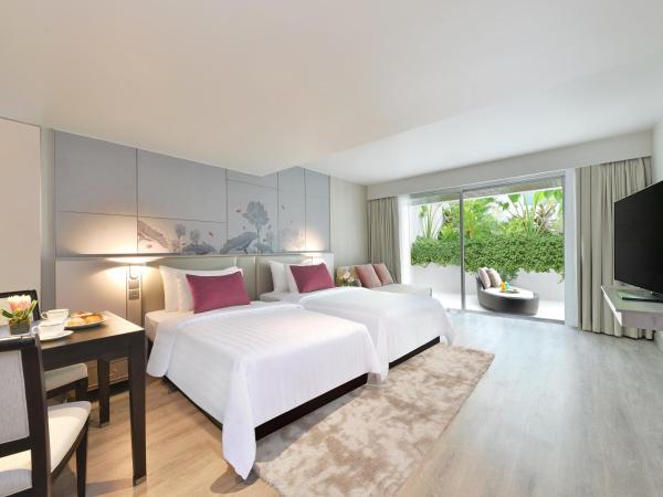 Centre Point Sukhumvit 10 : photo 2 de la chambre suite avec accès à la piscine (nouvelle aile)