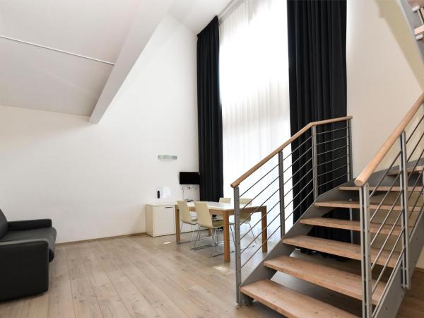 Hotel Eden : photo 5 de la chambre duplex avec terrasse, accès à la plage et parking