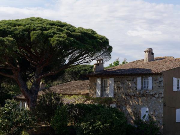 La Ferme D'Augustin : photo 9 de la chambre suite supérieure avec terrasse et vue sur la mer