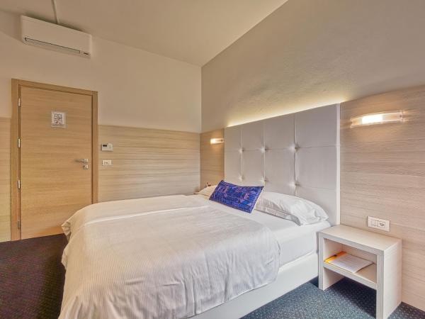 @ Home Hotel Locarno : photo 2 de la chambre chambre double avec balcon