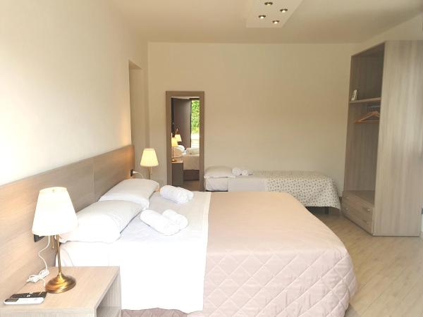 RipamontiBnB : photo 3 de la chambre chambre triple confort avec douche