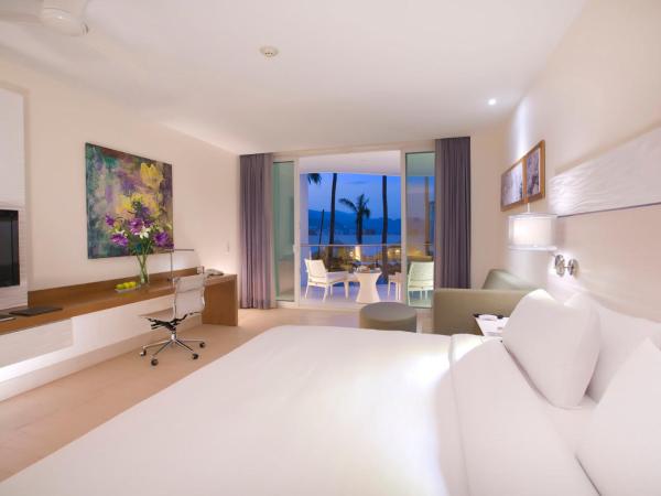 Krystal Grand Puerto Vallarta - All Inclusive : photo 4 de la chambre suite junior lit king-size avec balcon