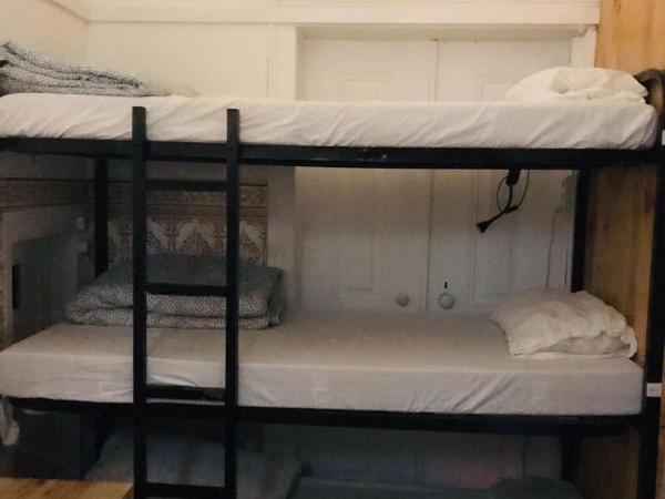 Party Zone : photo 2 de la chambre lit dans dortoir 6 lits