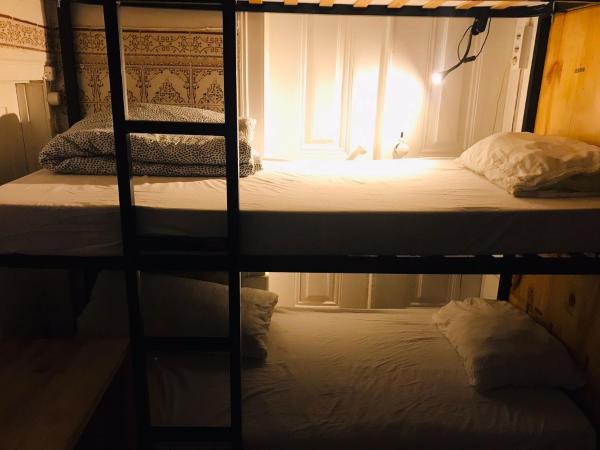 Party Zone : photo 1 de la chambre lit dans dortoir 6 lits