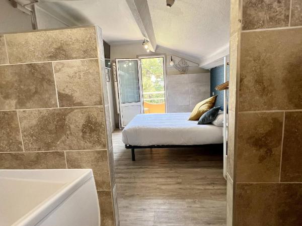 Hotel La Calanque : photo 1 de la chambre chambre lit queen-size - vue sur mer