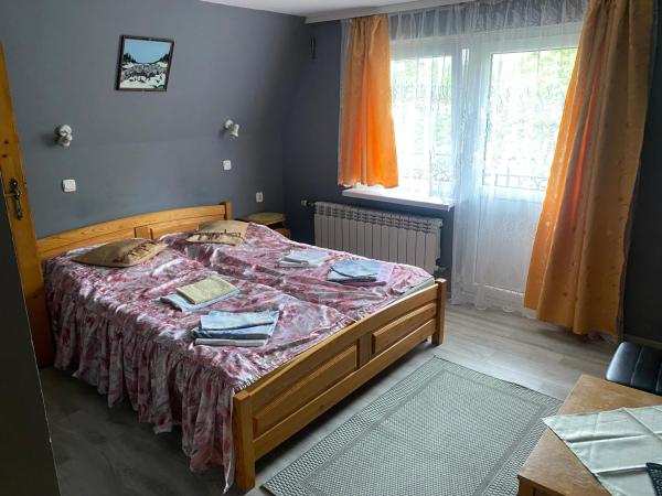 Wynajem Pokoi gościnnych Jaś i Małgosia : photo 2 de la chambre chambre double avec salle de bains privative