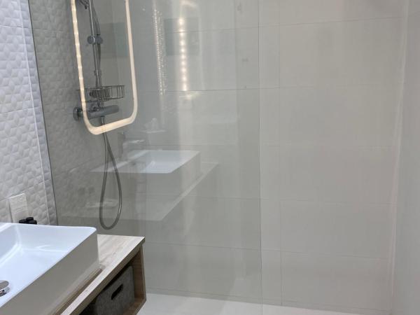 Hôtel Saint-Clair, côté Plage : photo 6 de la chambre chambre triple - côté plage