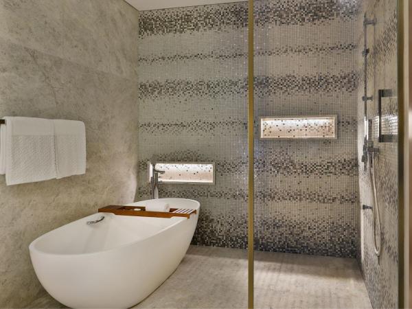 The St. Regis Downtown Dubai : photo 3 de la chambre suite lit king-size supérieure avec service de majordome st regis signature -vue sur centre-ville