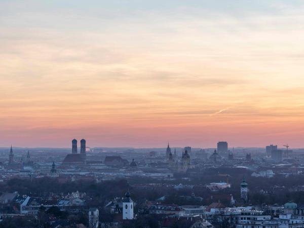 Four Points by Sheraton Munich Arabellapark : photo 4 de la chambre chambre lit king-size supérieure