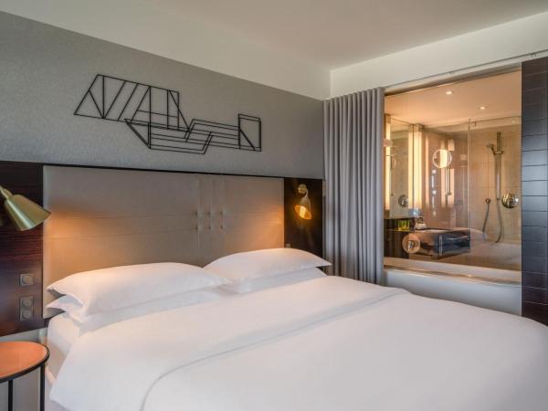 Four Points by Sheraton Munich Arabellapark : photo 2 de la chambre chambre lit king-size premium