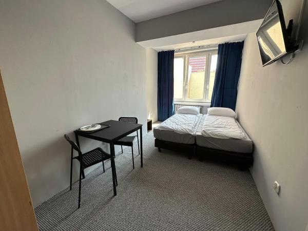 BLUE Hostel - Private Rooms by Friendly Hostel : photo 10 de la chambre chambre double